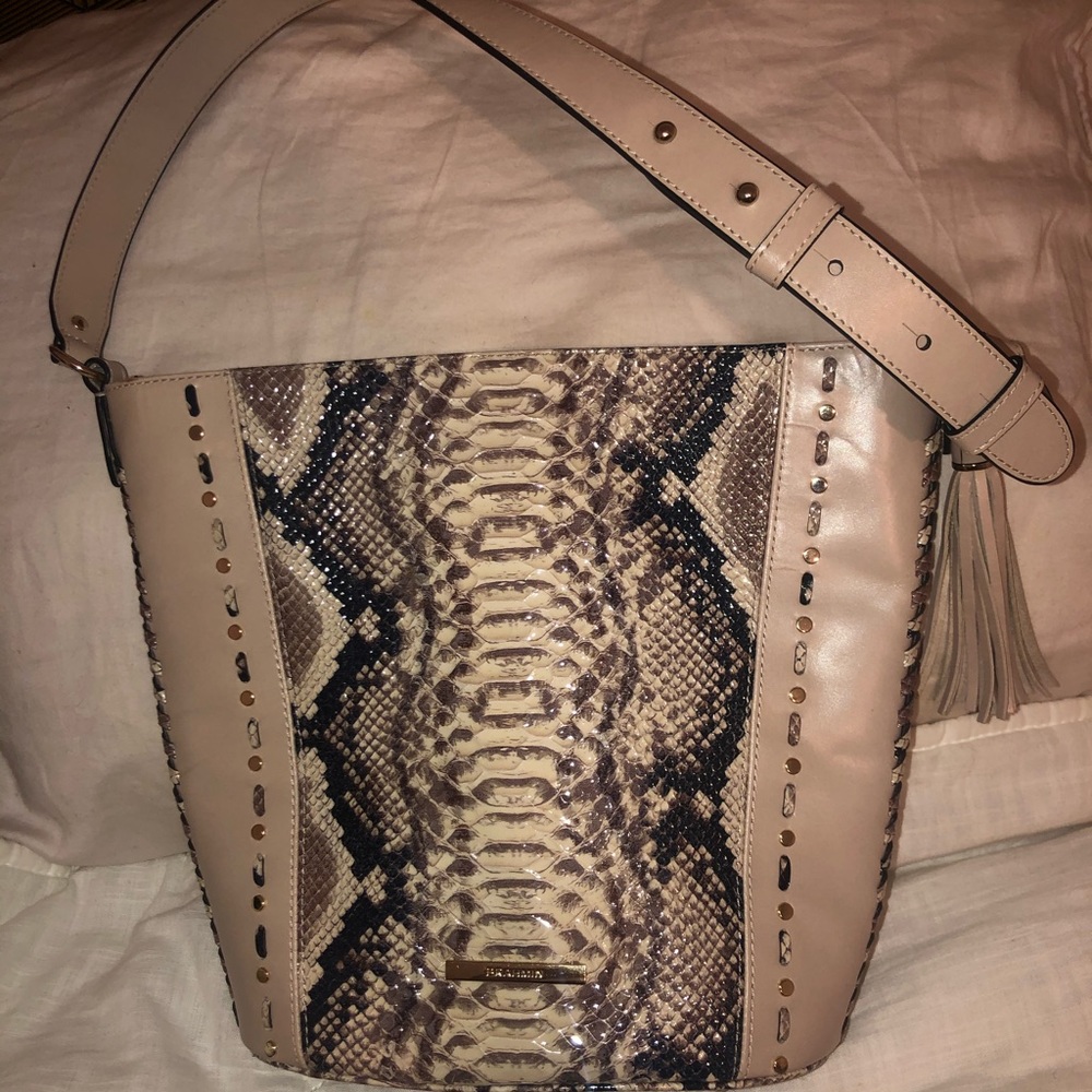 Brahmin shoulder bag. Like new. No wear at all.